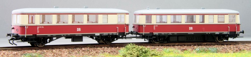 Kres 1351401 - Triebwagen VT 135 mit Beiwagen VB 140 DR Ep.III TT 1:120