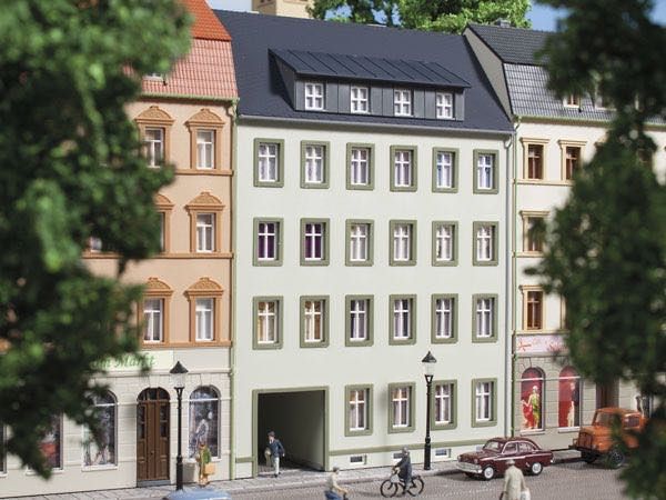 Auhagen 13337 - Stadthaus Markt 3 108 x 63 x 160 mm TT 1:120