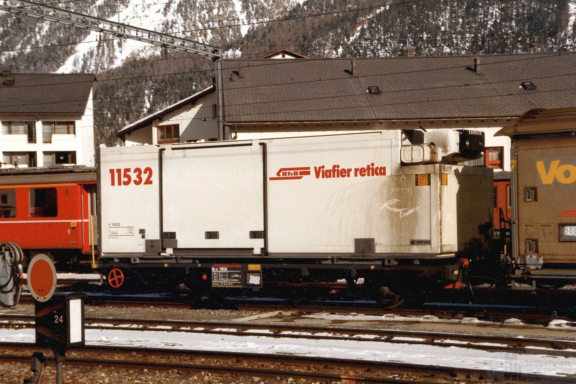 Bemo 9469121 - Tragwagen RhB Ep.VI Lb-v 7881 Container Y 11532 0m