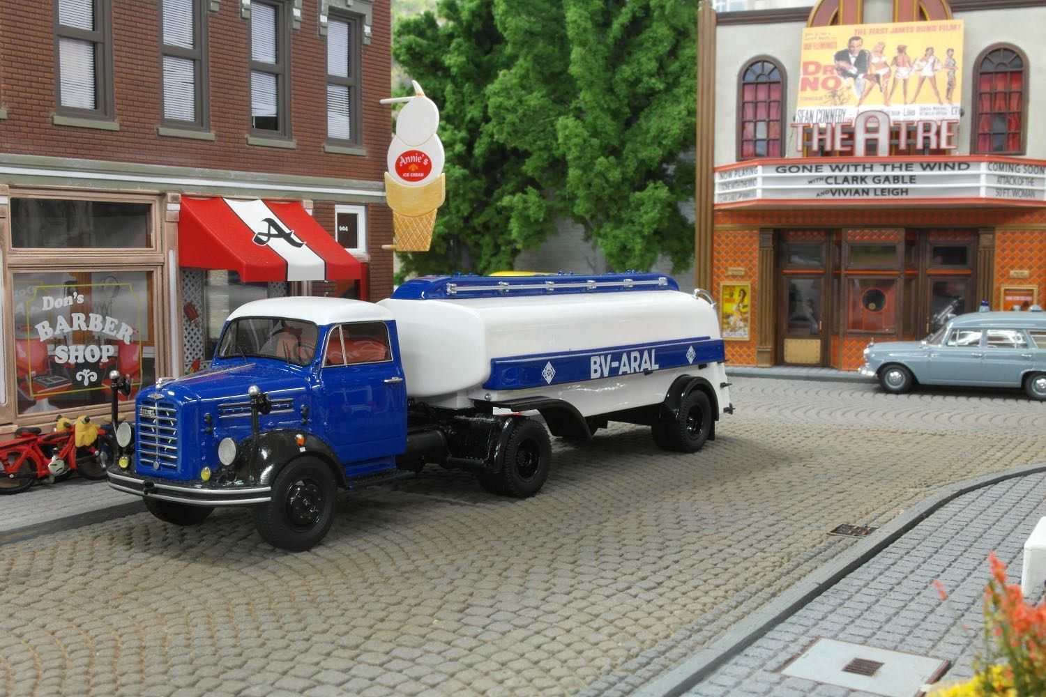 NPE NA99504 - Borgward B 4500 Tanklaster ARAL 1:43