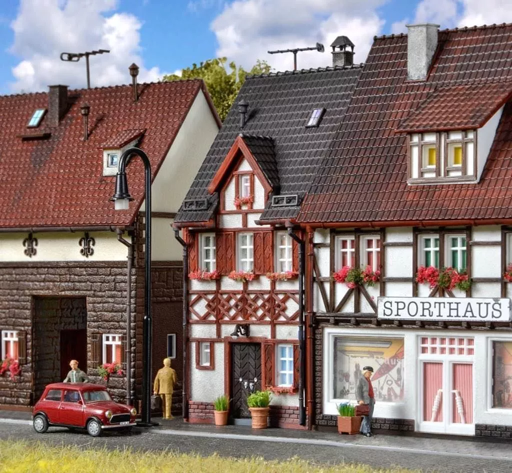 Vollmer 43673 - Fachwerkaus Bahnhofstraße H0 1:87