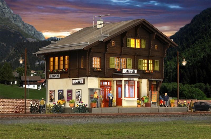 Kibri 39497 - Bahnhof Litzrüti inkl. Hausbeleuchtungs-Startset H0 1:87