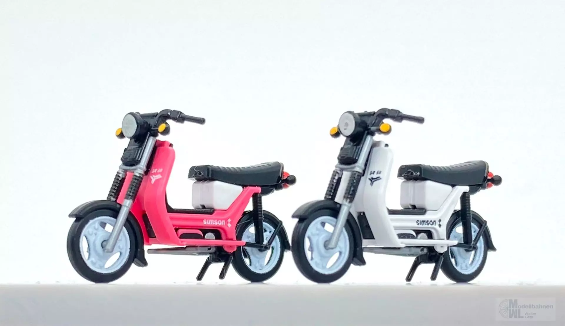 Kres 55061030 - Komplettmodelle 2x Simson SR50, rosa und weiß H0 1:87