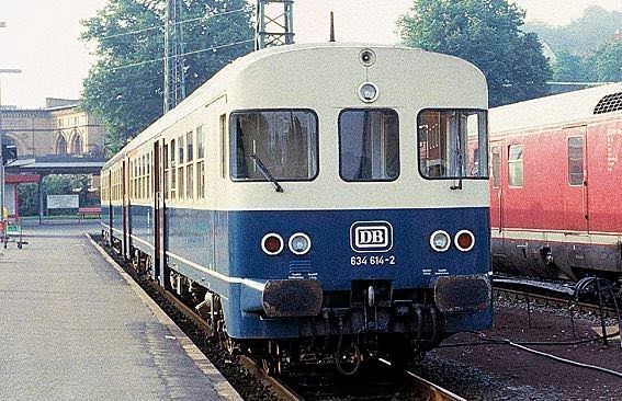 Bemo 1621820 - Triebwagen BR 634 607/614 DB Ep.IV beige/türkis H0/GL