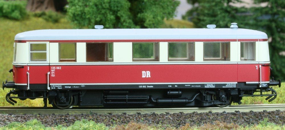 Kres 1351 - Triebwagen VT 135 062 DR Ep.III TT 1:120