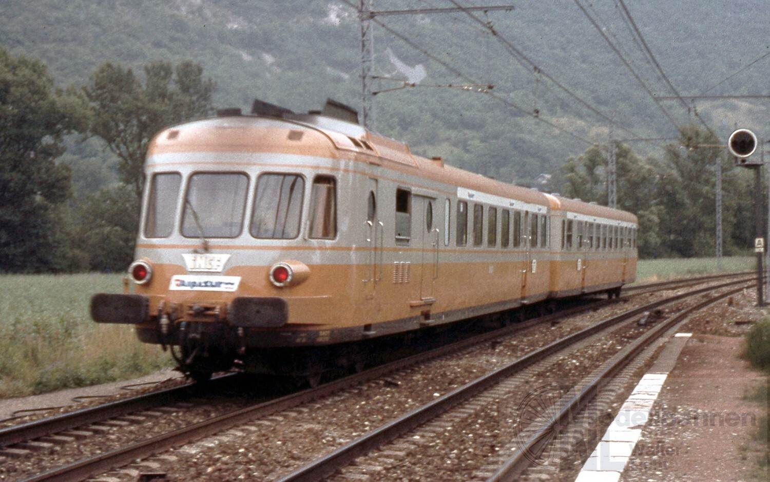 Jouef 2463 - Triebwagen RGP ENCF Ep.IV mit Beiwagen grau/orange H0/GL