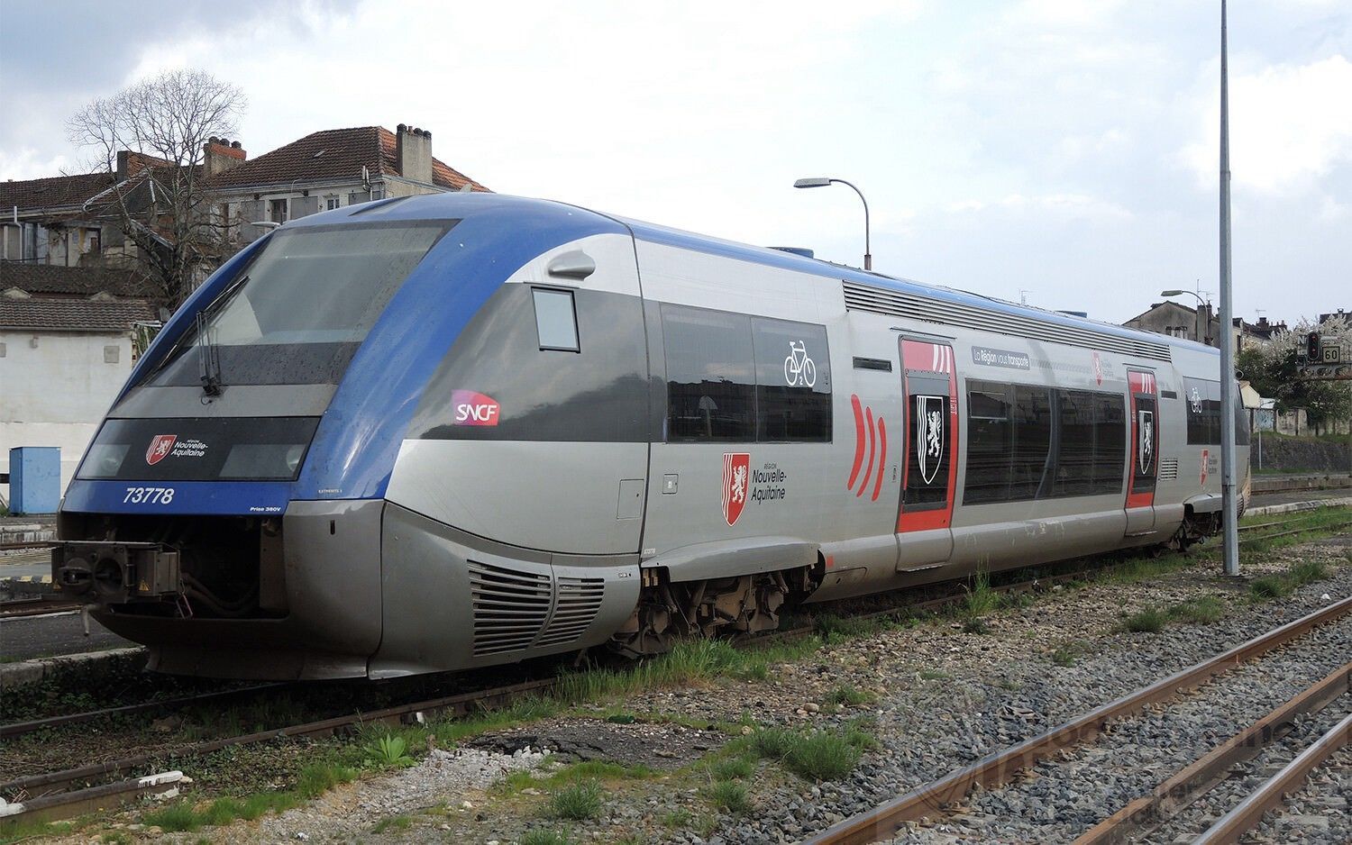 Jouef 2438S - Triebwagen X 73500 SNCF Ep.VI Nouvelle Aquitaine H0/GL Sound