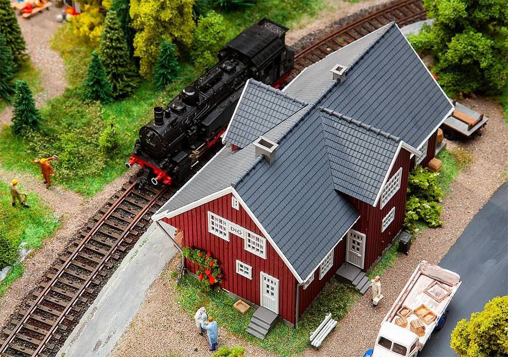 Faller 110160 - Schwedischer Bahnhof H0 1:87