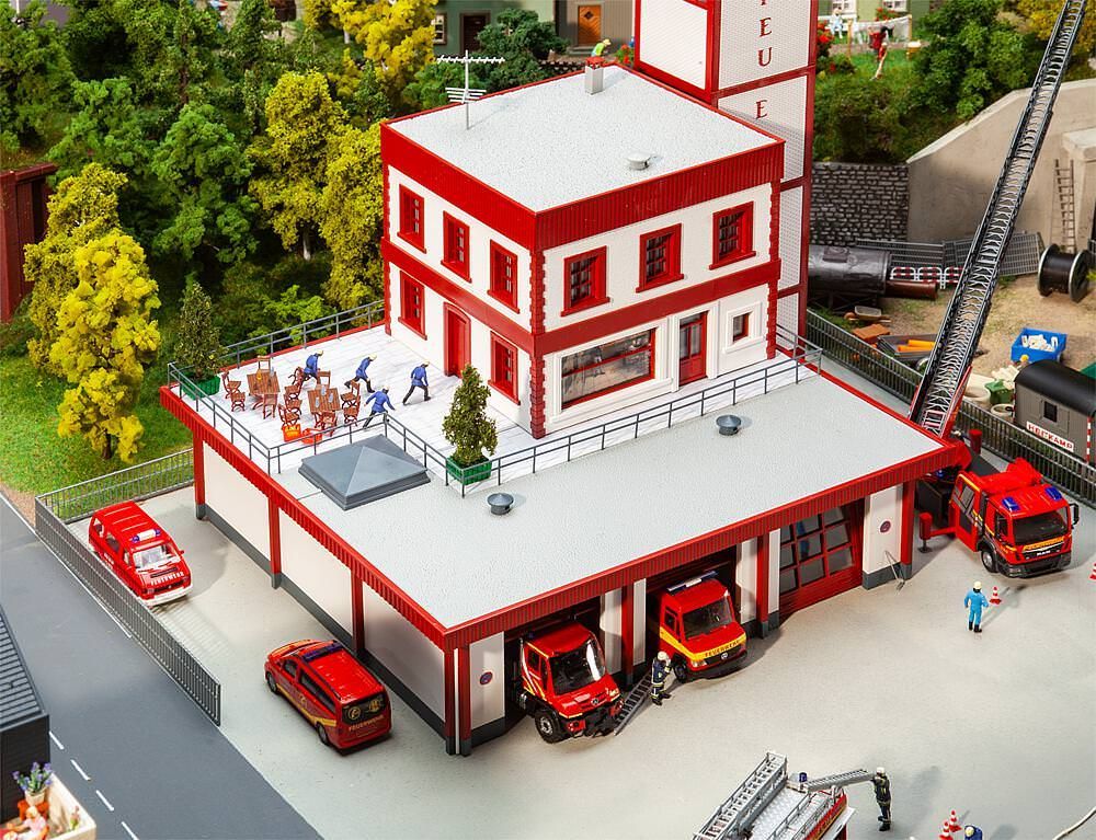 Faller 130159 - Moderne Feuerwache H0 1:87