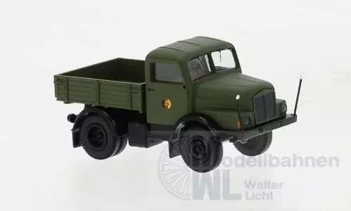 Brekina 71457 - IFA S 4000-1 Zugmaschine der NVA H0 1:87