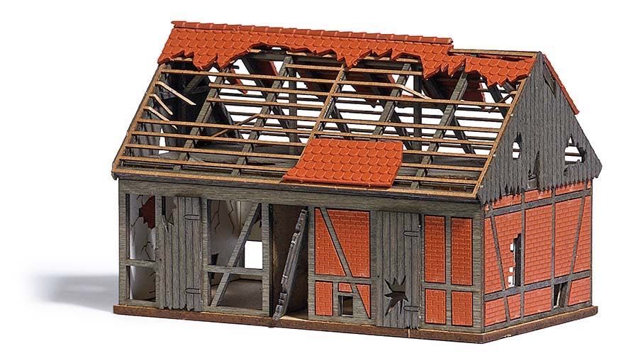 Busch 1669 - Verfallene Stallung H0 1:87