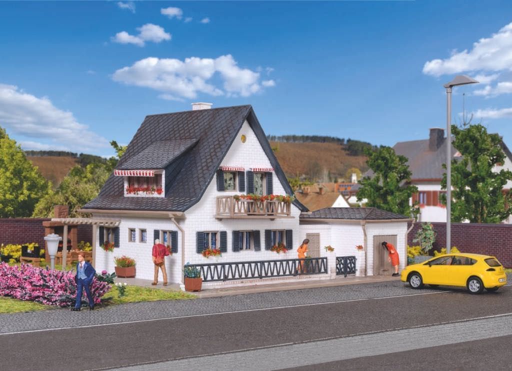 Vollmer 43718 - Wohnhaus mit Garage H0 1:87