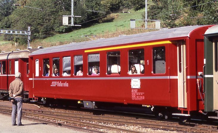 Bemo 3252125 - Einheitswagen EW I RhB Ep.V A 1225 rot H0m