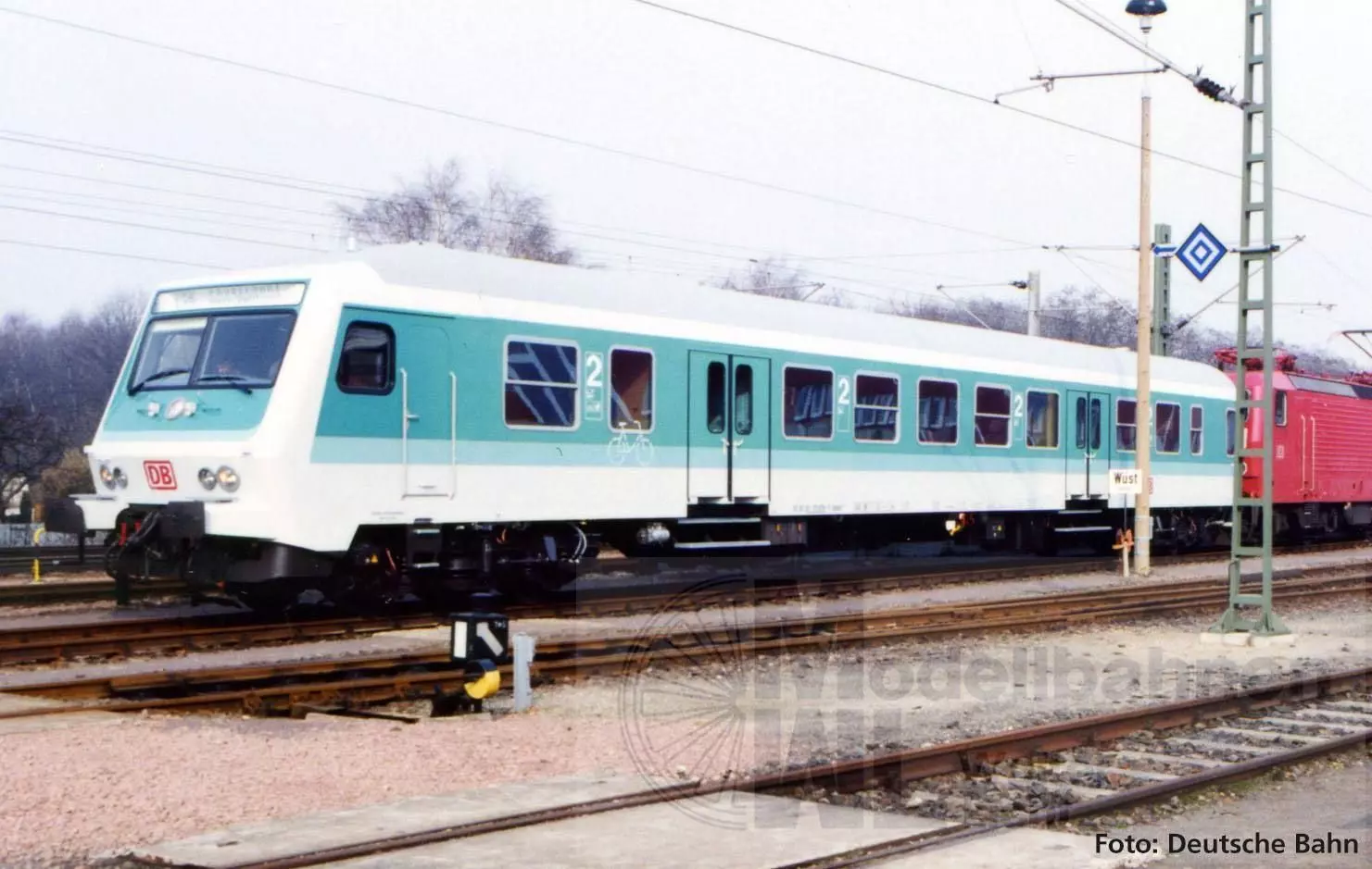 Piko 28024 - Mitteleinstiegssteuerwagen DB Ep.V mintgrün H0/GL