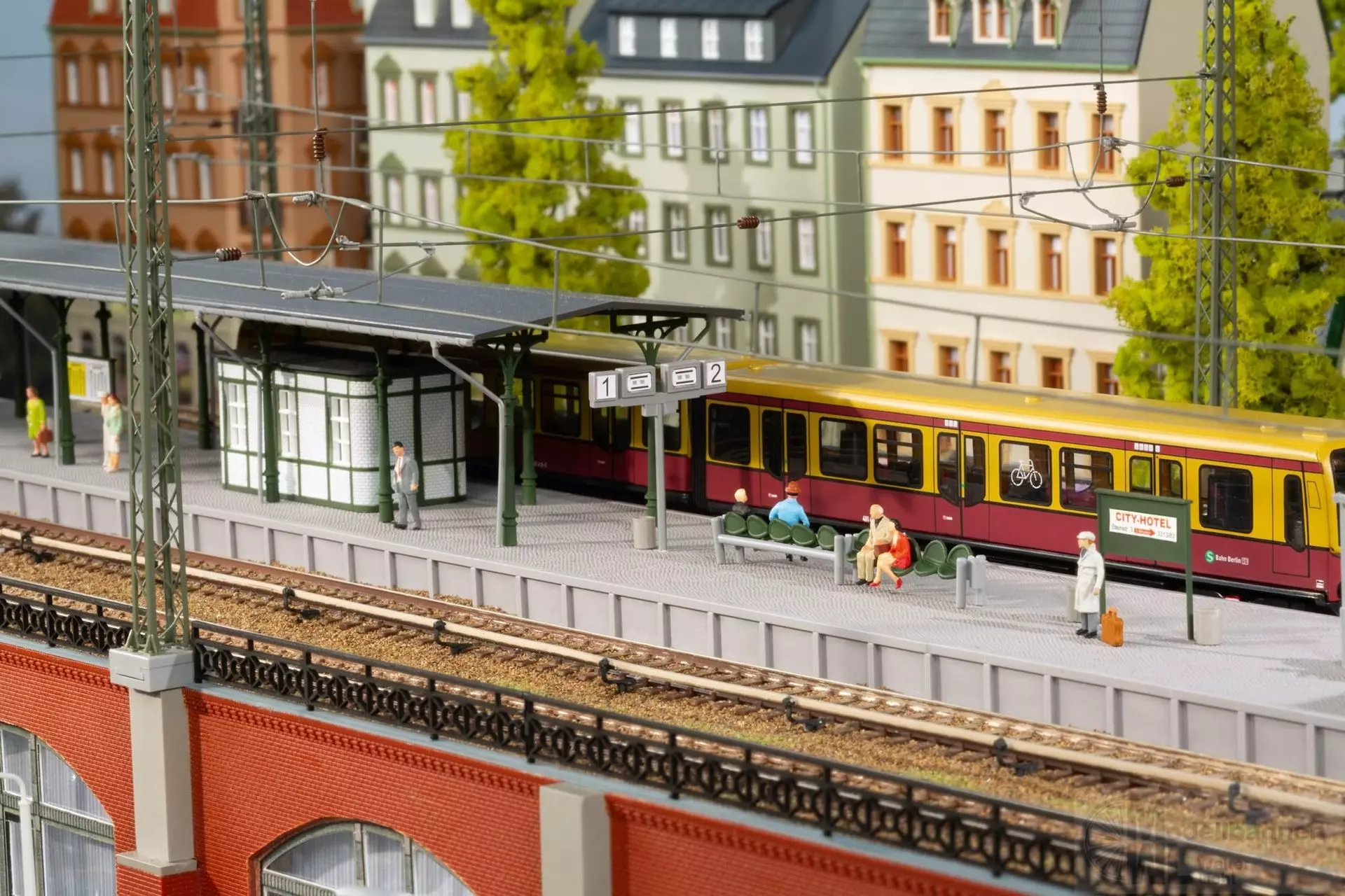 Auhagen 13356 - S-Bahn Bahnsteigausstattung TT 1:120