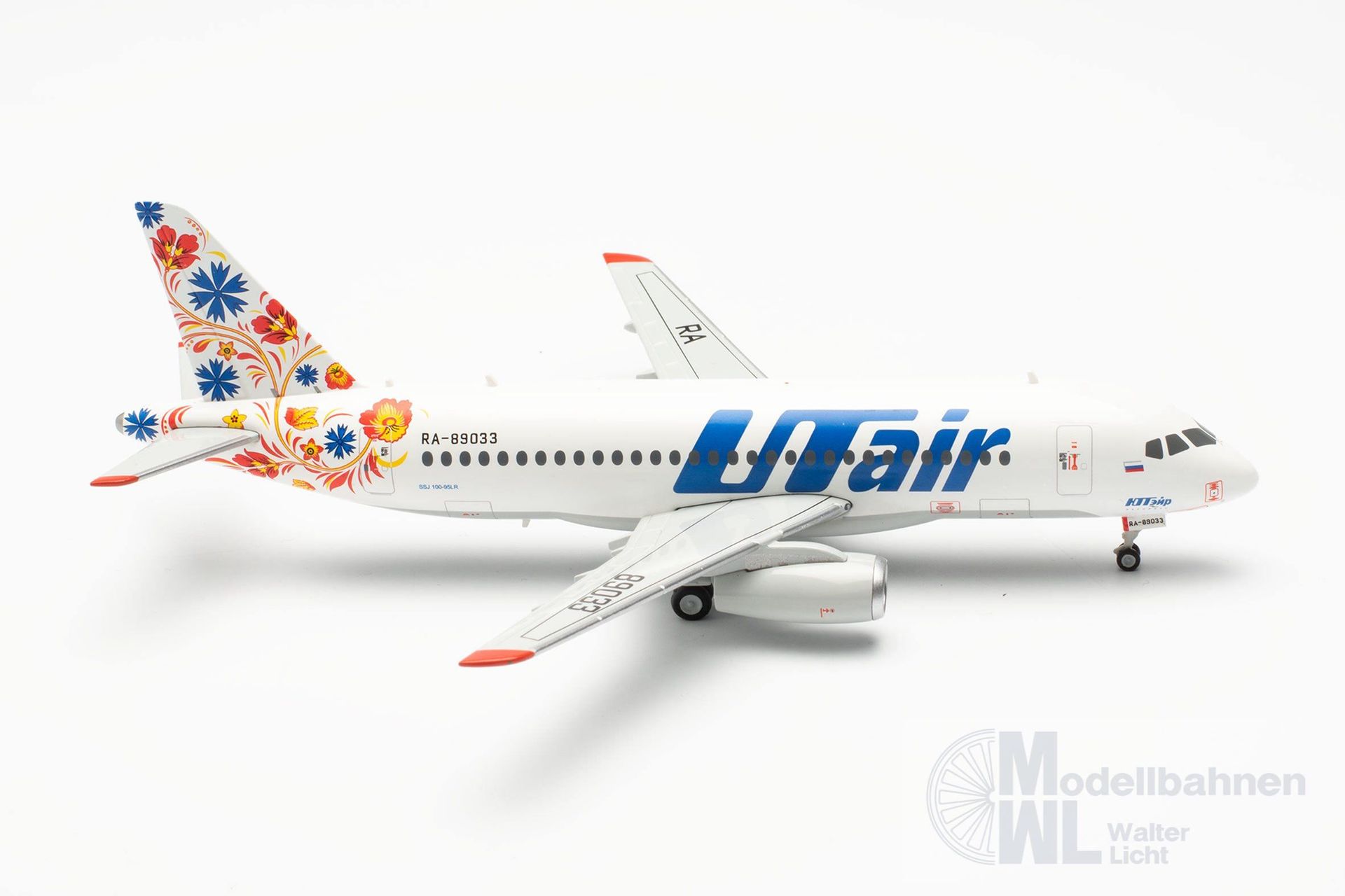 Herpa 572897 - Sukhoi Superjet UTair Express 1:200