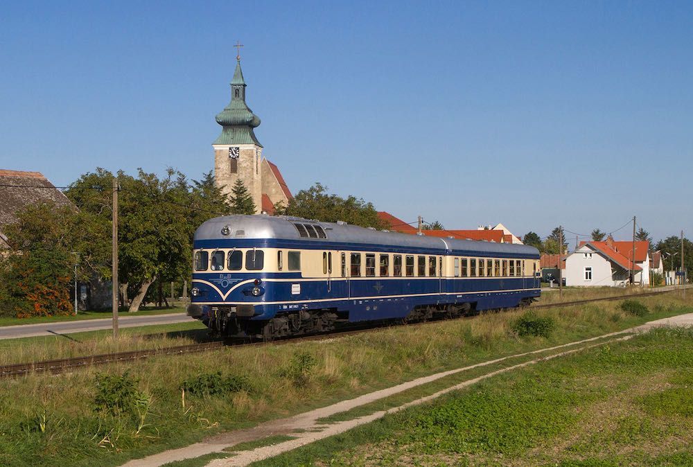 Jägerndorfer Modellbahn 15102 - Triebzug BR 5145 ÖBB Ep.III/IV 2.tlg. H0/WS Sound
