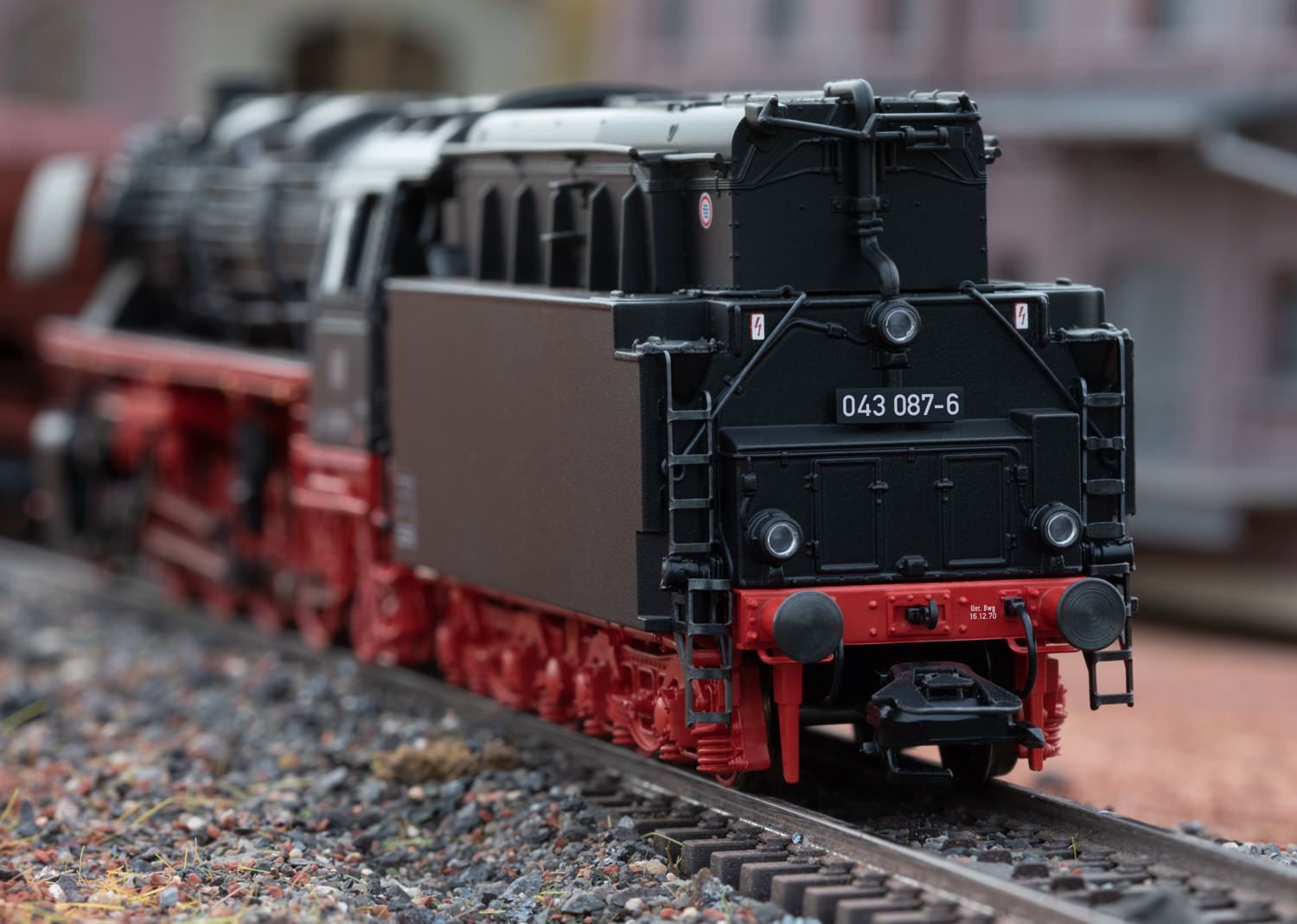 Märklin 39884 - Dampflok BR 043 DB Ep.III Öl-Tender H0/WS Sound