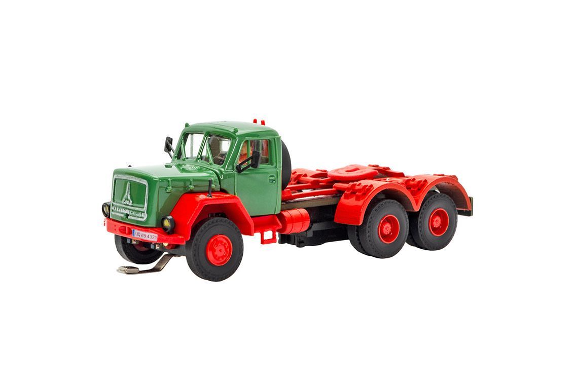 Viessmann 8012 - CarMotion Magirus Deutz Sattelschlepper 3-achs grün H0 1:87